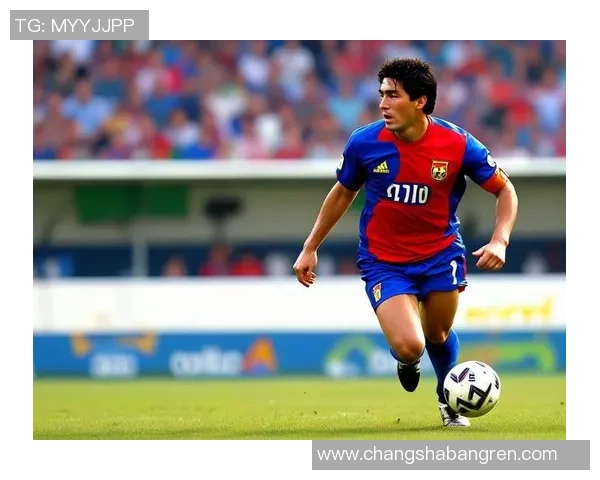 回顾2018年足球明星的辉煌时刻与传奇表现，重温世界杯的激情与荣耀