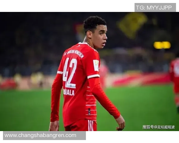 新生代足球明星崛起引领未来赛场风潮与挑战 新生代足球明星崛起引领未来赛场风潮与挑战