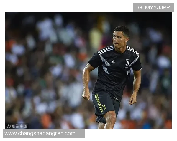 足球明星联手PS5打造虚拟竞技盛宴体验真实赛场激情与荣耀